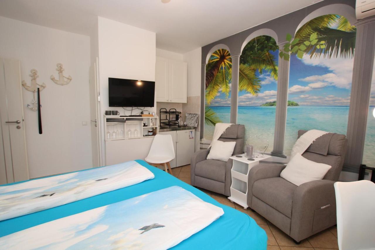 Blue Adria Suites Porec Exterior photo
